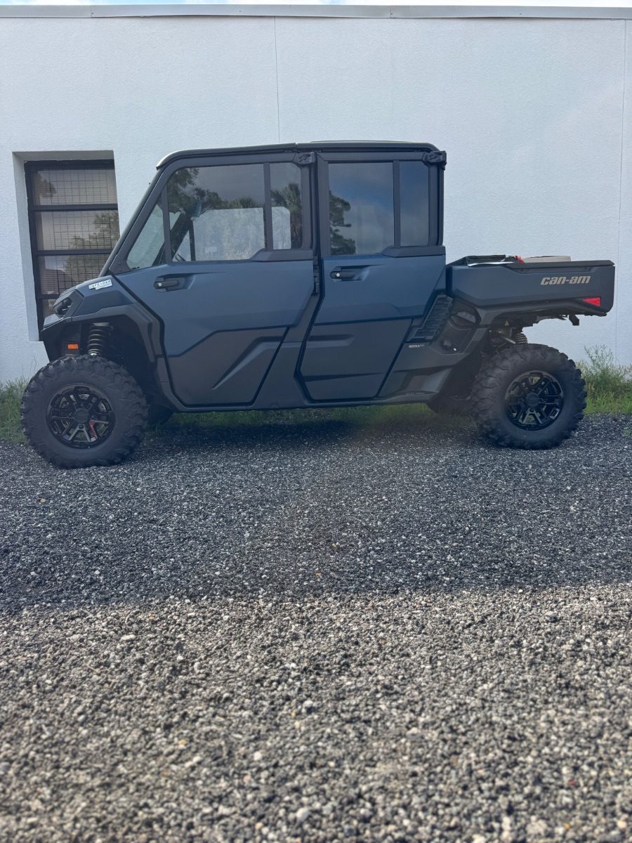 2026 Can-Am Defender Limited MAX HD11 - The $35k Swamp Yacht That Makes Your Truck Look Like a Fucking Prius